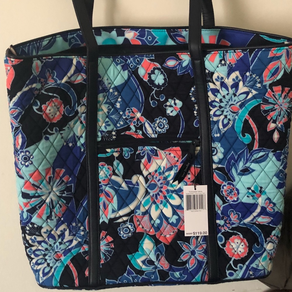 Vera Bradley- Trimmed Vera- Lotus Flower Swirl